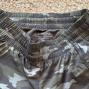 Athleta Men's Gray Camouflage Athletic Shorts